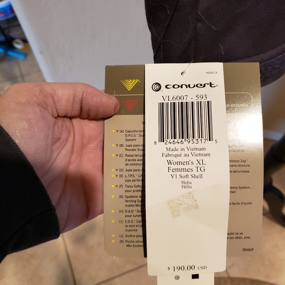 Convert Snowboard Jacket XL NWT - Picture 5 of 8